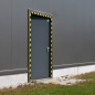 Preview: Tür markiert mit schwarz gelben Gewebeklebeband