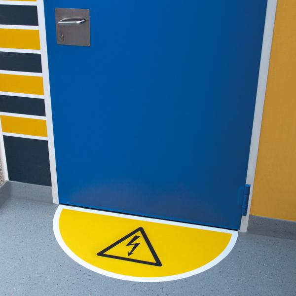 Use foot protection, door-floor marking, semicircle